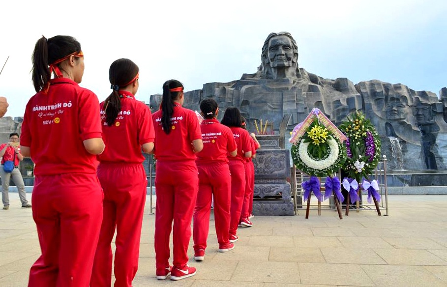 “Sắc đỏ” xuyên Việt tri ân ngày thương binh, liệt sĩ 27/7 - 9 “Sắc đỏ” xuyên Việt tri ân ngày thương binh, liệt sĩ 27/7 - 9