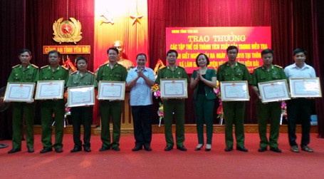 chiec-bat-lua-to-giac-nghi-pham-tham-sat-4-nguoi-2-efa2c chiec-bat-lua-to-giac-nghi-pham-tham-sat-4-nguoi-2-efa2c