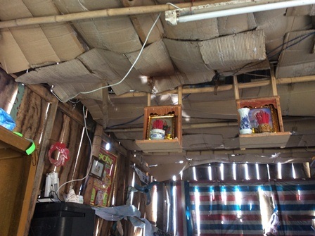 
Căn nhà chừng chục mét vuông trống trược dột sau của gia đình chị Quân anh Ý
