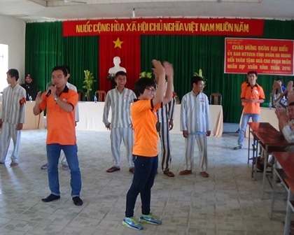 An Giang:Tỉnh đoàn vui tết cùng phạm nhân - 1