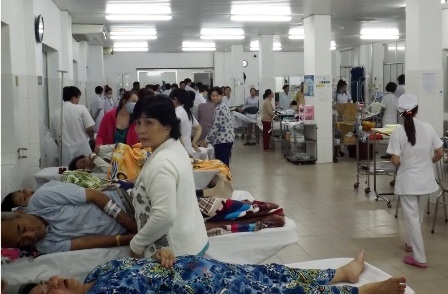 Không khí khẩn trương, căng thẳng ở khoa cấp cứu bệnh viện ĐKTƯ Cần Thơ