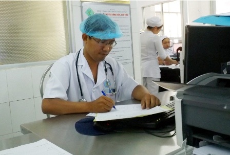 Bác sĩ Phan Thanh Nho nói, khi bệnh nhân còn đau đớn, nguy kịch thì làm sao mình cho phép nghĩ ngơi được.