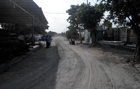 Cần Thơ: Doanh nghiệp ngang nhiên san bằng kênh công cộng chiếm gần 3000m2 đất - 1 Đoạn kênh công cộng gần 3000 m2 đã bị bà Nguyễn Phương Thúy cho san bằng và trở thành con đường mòn