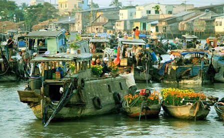 Về Cần Thơ, đừng quên "đặc sản" chợ nổi Cái Răng - 1
Chợ nổi Cái Răng có đa dạng các loại trái cây và các mặt hàng nông sản của vùng đồng bằng sông Cửu Long