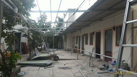 Nữ Việt kiều xin tự tháo dỡ biệt thự "khủng" giữa TP Cần Thơ - 1 Bà Hương bắt đầu tháo dỡ nhà trọ từ ngày 26/7