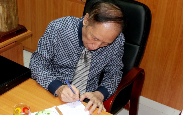 PGS.TS Nguyễn Văn Thạch rơi nước mắt cảm ơn… người bệnh - 6 PGS.TS Nguyễn Văn Thạch rơi nước mắt cảm ơn… người bệnh - 6