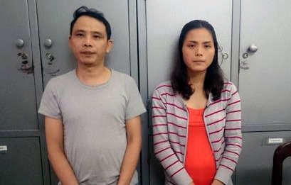 Triệt phá đường dây ăn trộm, tiêu thụ phụ tùng ô tô ở “chợ Giời” - 1 Hai vợ chồng Đức - Nhường. (Ảnh: CTV)