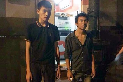 Bắt 2 đối tượng người Trung Quốc dùng thẻ ATM giả để rút tiền - 1 Hai đối tượng Tian Yun Yun và Zhong Zheng (Ảnh cơ quan điều tra cung cấp)