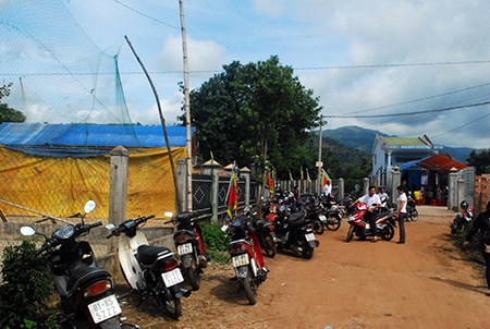 Hơn 10m đường, 3 đám tang học sinh đuối nước - 1