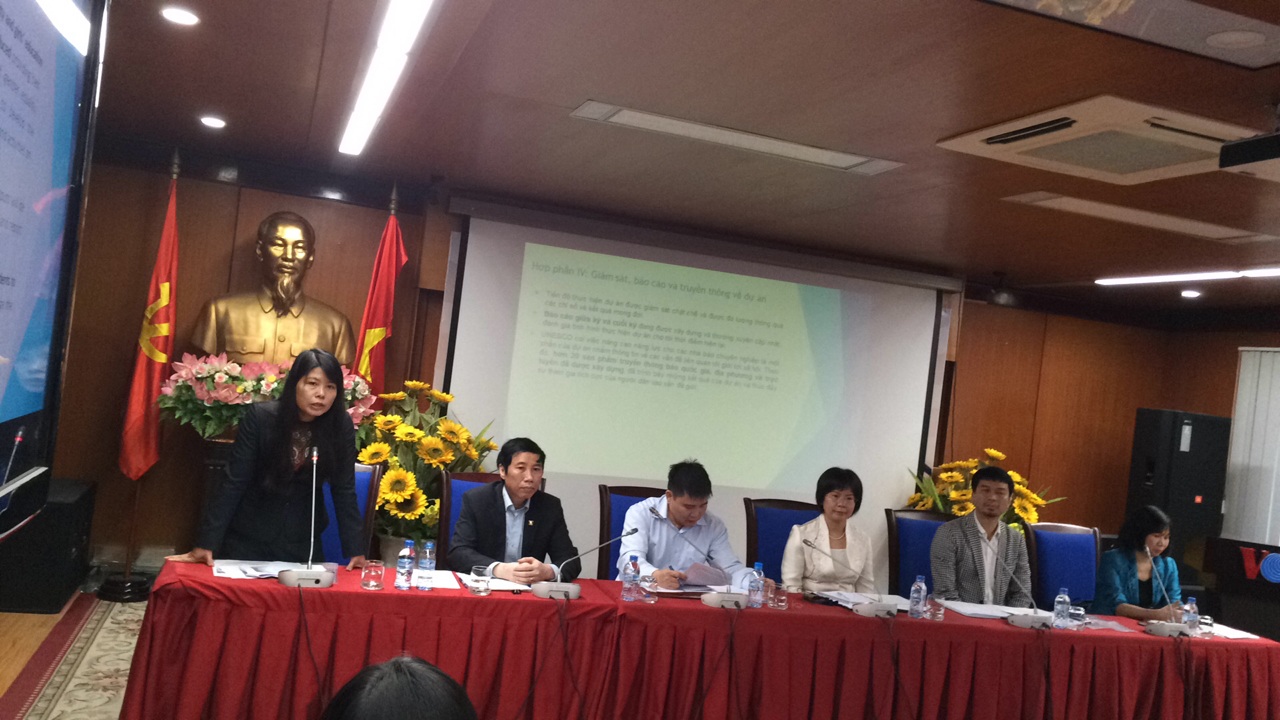 Bà Trần Phương Nhung, Giám đốc Chương trình về Giới của UNESCO: Không những hình ảnh mà về nội dung, nhiều kiến thức trong SGK phổ thông hiện hành còn thể hiện sự bất bình đẳng giới.