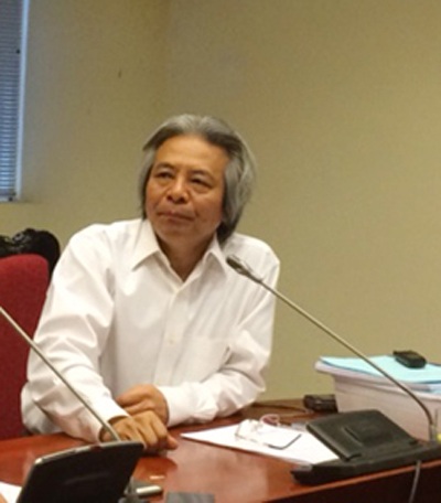 GS Võ Khánh Vinh tại buổi họp báo