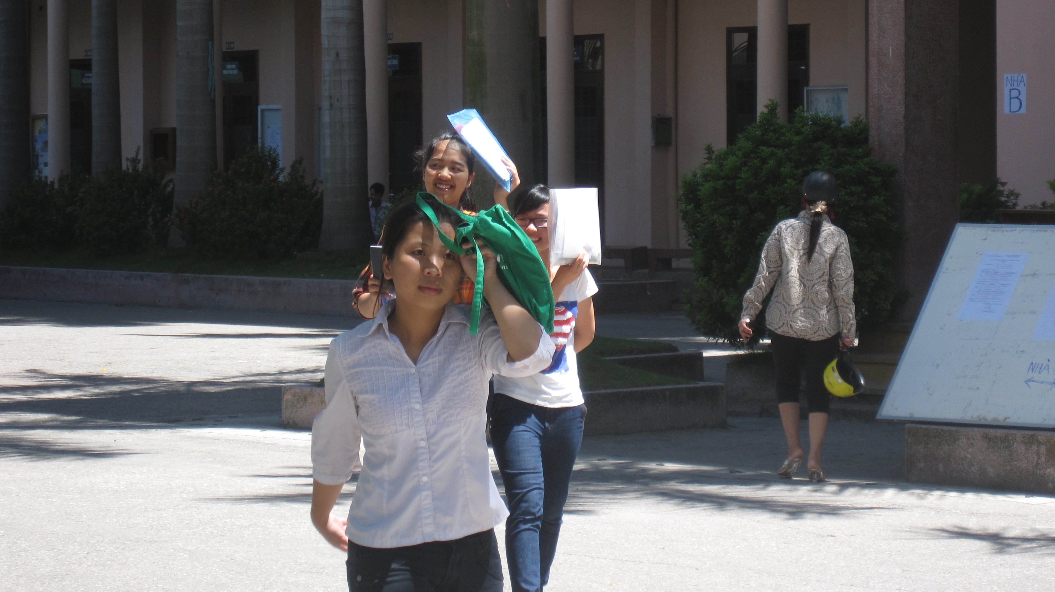 Trước kì thi, các đơn vị tổ chức kiểm tra thông tin đăng kí của thí sinh, tránh sai sót (ảnh minh hoa)