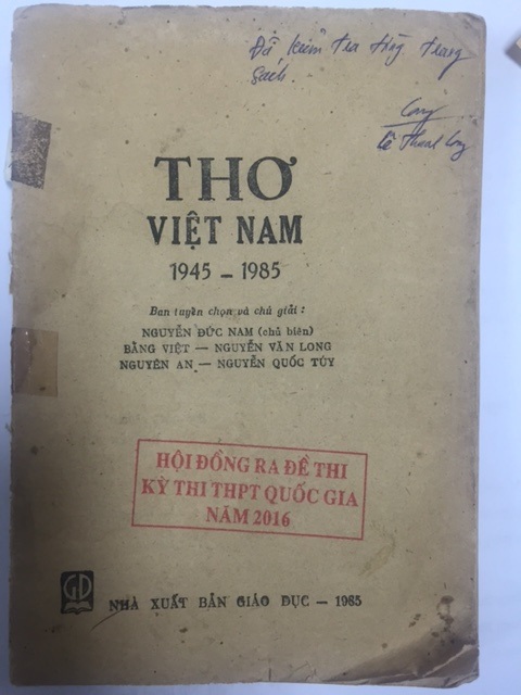 Trang bìa cuốn Thơ Việt Nam 1945- 1985 do Bộ GD&ĐT cung cấp