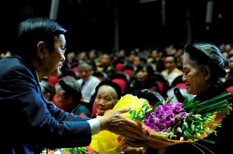 chutich-nuoc-tang-hoa-me-vnah-rlav-914fb chutich-nuoc-tang-hoa-me-vnah-rlav-914fb