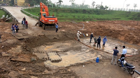 Tuyến đường ống dẫn nước sạch sông Đà liên tục bị vỡ