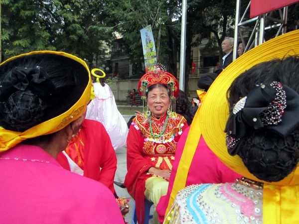 Chen chân xem cảnh “vua Quang Trung đánh thắng giặc” ở lễ hội Gò Đống Đa - 4