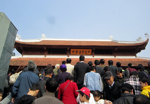 Chen chân xem cảnh “vua Quang Trung đánh thắng giặc” ở lễ hội Gò Đống Đa - 18