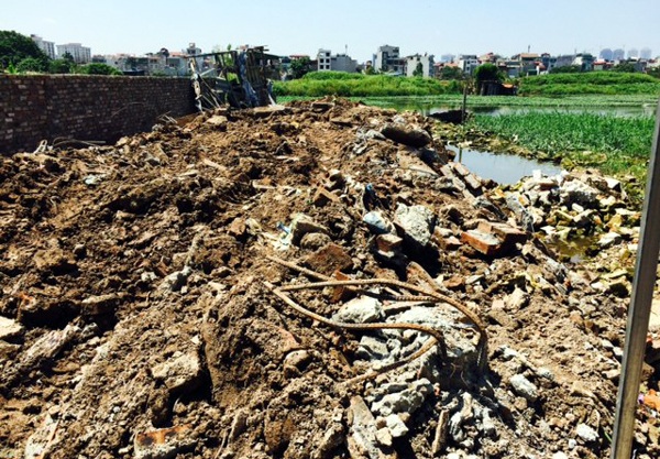 Nền móng nhà xây dựng sai phép bị cưỡng chế trong sáng 31/5