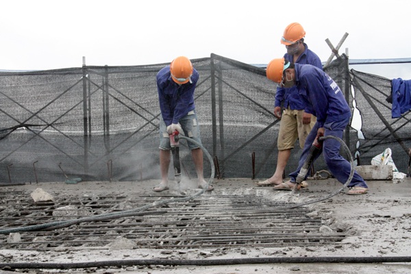 Cuối tháng 10/2016, sẽ phá dỡ xong tầng 19 tòa nhà 8B Lê Trực