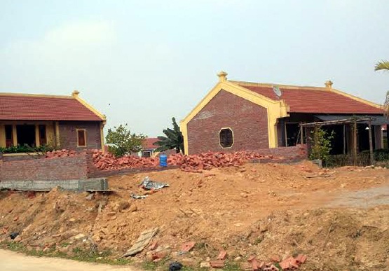 Hà Nội có đập bỏ 50 biệt thự không phép trong rừng Ba Vì? - 2 Những căn nhà vườn không phép mọc dưới chân núi Ba Vì