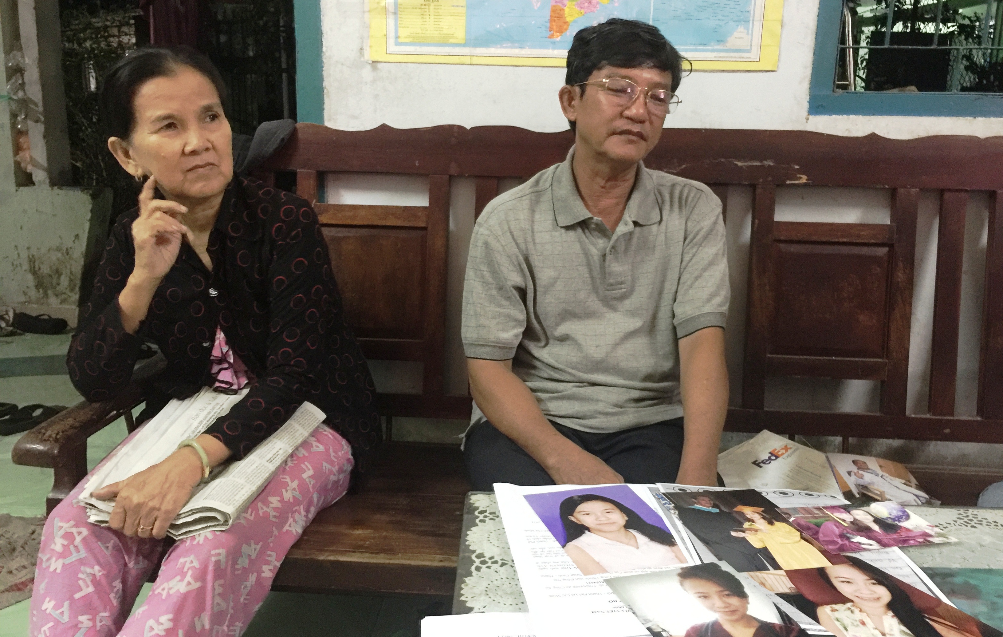 
Ông Tài và người chị (cậu và dì ruột của Trúc) suốt hơn nửa năm qua đi khắp nơi tìm cháu nhưng vẫn chưa có tin tức gì.
