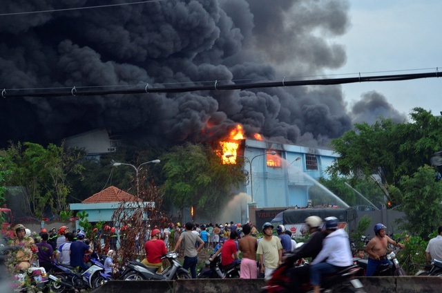 Vụ cháy tại công ty nệm Vạn Thành gây thiệt hại khoảng 85 tỉ đồng.