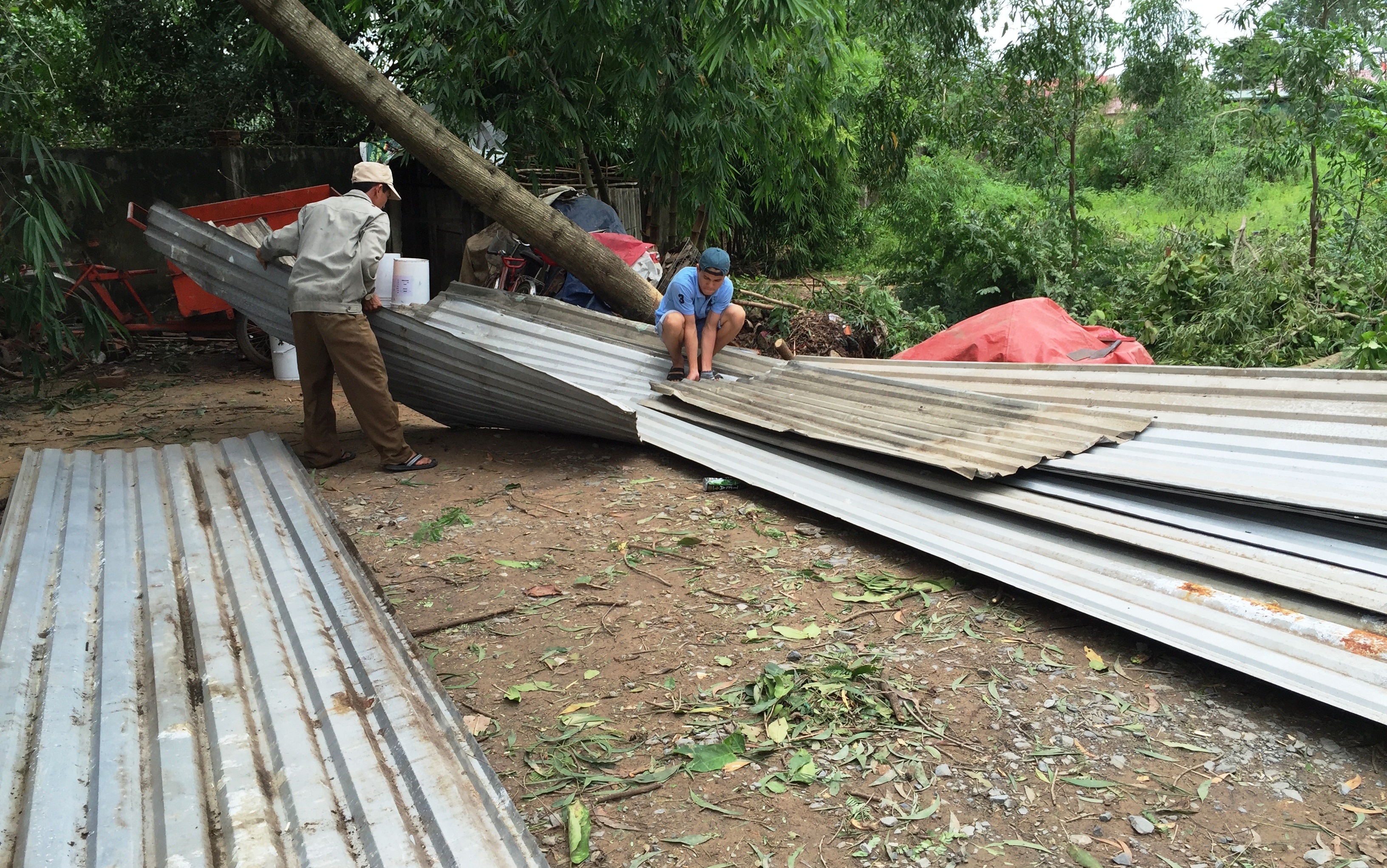 Người dân bị thiệt hại đang nỗ lực khắc phục hậu quả để sớm ổn định lại cuộc sống.