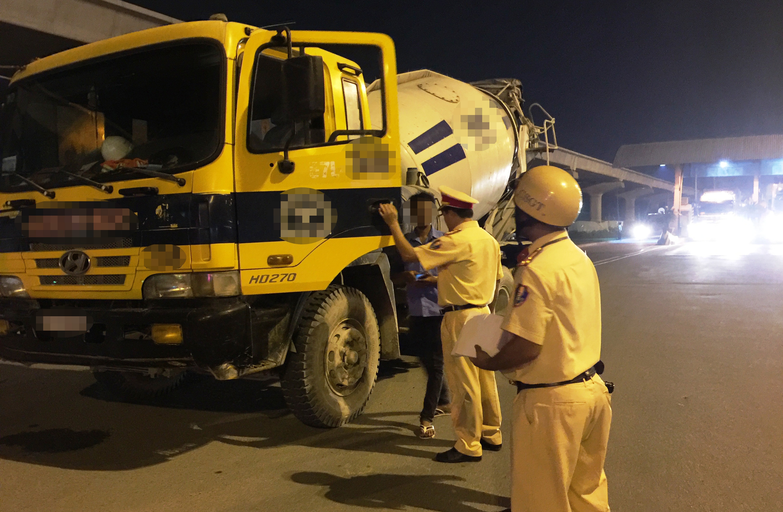 Các phương tiện liên quan đến vi phạm nồng độ cồn của tài xế đều bị tạm giữ theo quy định.