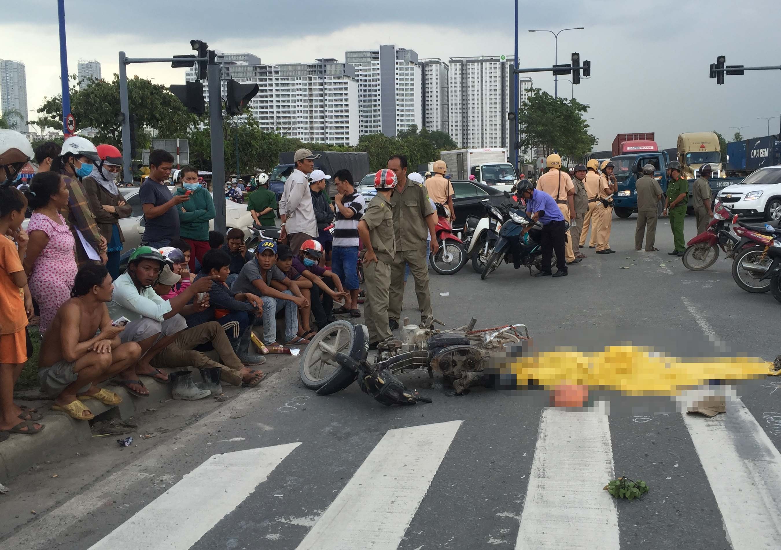 Hiện trường vụ tai nạn thương tâm.