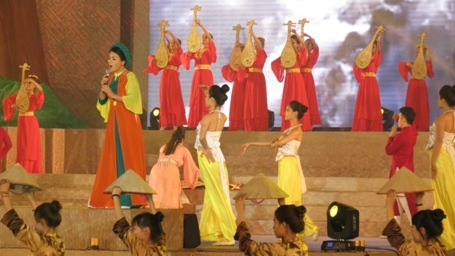 Long trọng Kỷ niệm 250 năm sinh Đại thi hào Nguyễn Du - 8