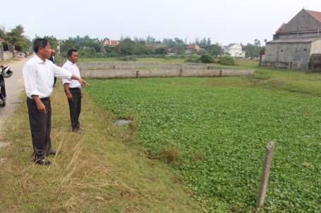 Người dân Cương Gián bức xúc và nghi ngờ việc UBND huyện bao che cho những sai phạm của cán bộ xã Cương Gián khi lập hồ sơ khống để cấp đất cho 2 đối tượng