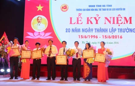 Hai mươi năm ngôi trường tự hào mang tên Đại thi hào dân tộc - 5