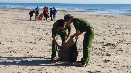 Tất cả đều vì mục tiêu trả lại màu xanh cho biển