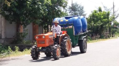 20 năm và giấc mơ nguồn nước sạch - 4 Thậm chí nhiều gia đình phải đi mua nước sạch ở các thôn, xã kế bên để về dùng