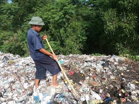 Vụ chôn chất thải của Formosa: Sở Tài nguyên - Môi trường quá chủ quan! - 1 HTX Sinh thái biển Thiên Cầm chở chất thải của Formosa về chôn tại bãi rác Thiên Cầm