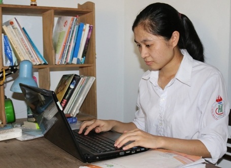 Gia đình quá khó khăn nên việc lựa chọn trường để theo học là cả một vấn đề đối với Yến