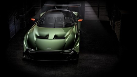 aston-martin-vulcan-2-1441438637588 aston-martin-vulcan-2-1441438637588