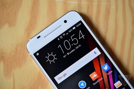 Cận cảnh HTC One A9 - Smartphone “lai” giữa Apple và Samsung - 5 Camera trước 4 megapixel với công nghệ UltraPixel