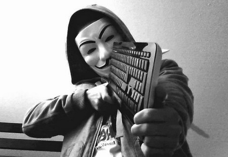 Hacker Việt Nam đứng sau vụ tấn công nhằm vào máy chủ của Anonymous? - 2 Nhiều người lo ngại hành động tự phát của một nhóm người sẽ kích hoạt một cuộc “chiến tranh mạng” mà Anonymous sẽ nhắm vào Việt Nam