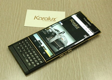 Cận cảnh BlackBerry Priv mạ vàng tại Việt Nam - 4 gold-priv-4-1448874279795
