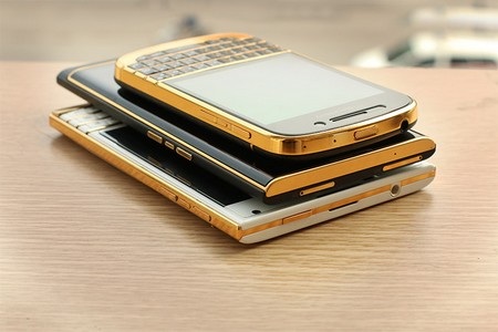 Cận cảnh BlackBerry Priv mạ vàng tại Việt Nam - 7 BlackBerry Priv, Q10 và Passport phiên bản mạ vàng