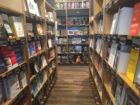 Bên trong cửa hàng sách... "không giá" của Amazon - 3