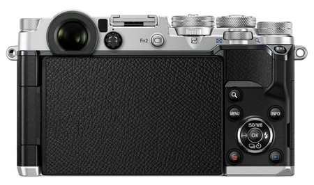 Olympus ra mắt máy ảnh với kiểu dáng cổ điển - 2 Màn hình LCD ở mặt sau của máy được giấu kín