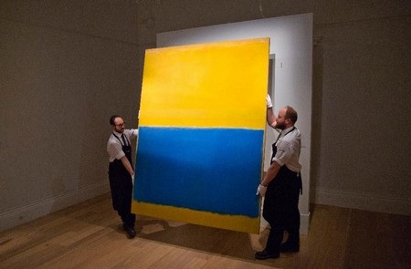 Những bức tranh đơn giản đến khó tin nhưng có giá “trên trời” - 1 Bức tranh “Untitled (yellow and Blue)” của họa sĩ người Mỹ Mark Rothko vẽ năm 1954, được bán với giá 46,5 triệu USD.