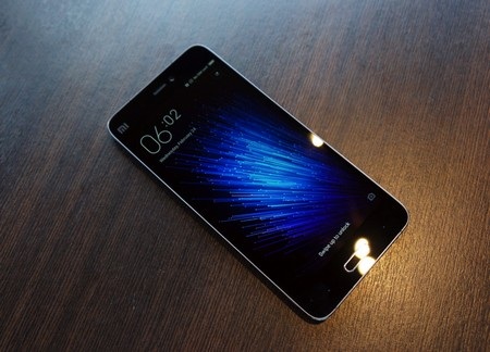 Xiaomi trình làng smartphone mạnh mẽ với thiết kế không viền màn hình - 6 Xiaomi Mi 5 nhiều khả năng sẽ trở thành smartphone được trang bị chip Snapdragon 820 rẻ nhất thị trường