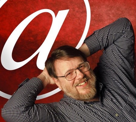 “Cha đẻ” của Email qua đời - 1 Ray Tomlinson được xem là “cha đẻ” của email và giúp biểu tượng “@” trở nên phổ biến