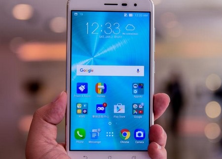 Asus chính thức trình làng ZenFone 3 với thiết kế và cấu hình cao cấp - 2 Zenfone 3 là phiên bản thấp nhất trong số 3 phiên bản vừa ra mắt của Asus