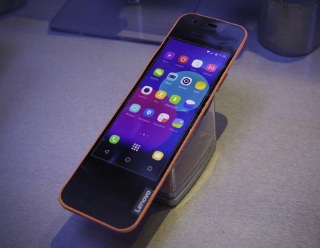 Smartphone có thể uốn cong, máy tính bảng có thể gập đôi - 2 CPlus khi ở dạng thẳng thông thường