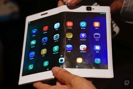 Smartphone có thể uốn cong, máy tính bảng có thể gập đôi - 7 Nhưng người dùng có thể gập đôi sản phẩm để thu gọn kích cỡ