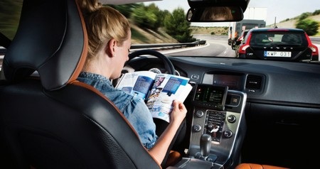 Đức muốn xe tự lái phải có “hộp đen” - 1 Hộp đen bên trong xe tự lái sẽ giúp xác định được nguyên do lỗi của người điều khiển hay hệ thống của xe trong trường hợp xảy ra tai nạn